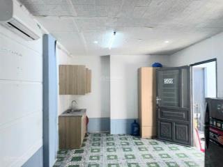 Cho thuê phòng rộng sạch sẽ có máy lạnh, tủ lạnh...giá 3tr3/tháng có bớt