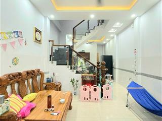 Chính chủ cho thuê nhà 3 lầu 3pn sạch đẹp