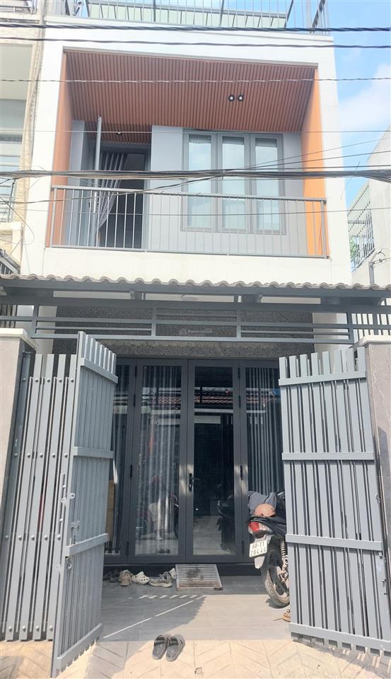 Cho thuê nhà 3 lầu còn mới có 3pn và 2 máy lạnh