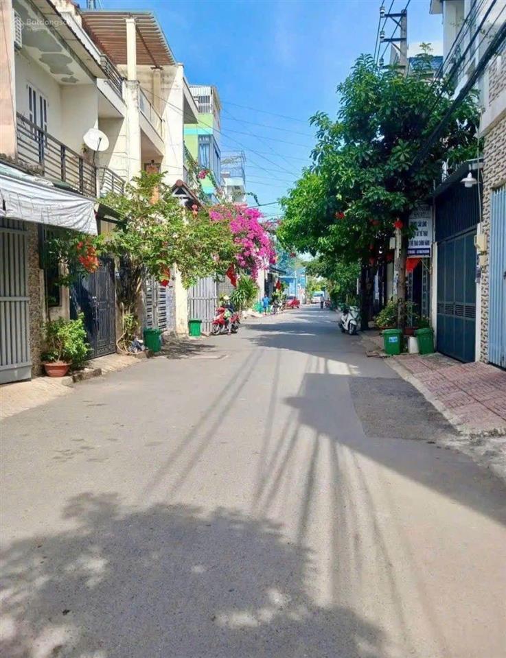 Cho thuê nhà 3 lầu còn mới có 3pn và 2 máy lạnh