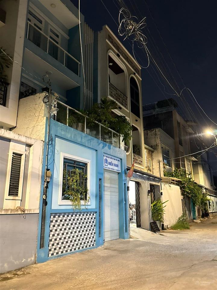 Cho thuê nhà 3 lầu sạch đẹp nguyễn duy trinh , 8 triệu, 3pn + 3wc có 3 máy lạnh...