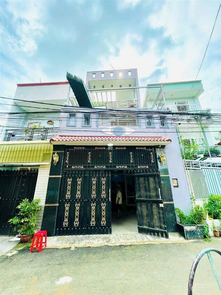 Bán nhà 80m2 ngang 5m sân để xe hơi. ban công sân thượng rộng 3pn