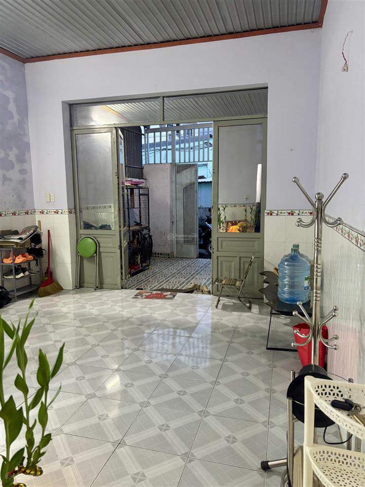 Cho thuê nhà riêng 7 triệu, hơn 100m2 có vườn nguyễn duy trinh đi vào, đường xe tải. giáp quận 2