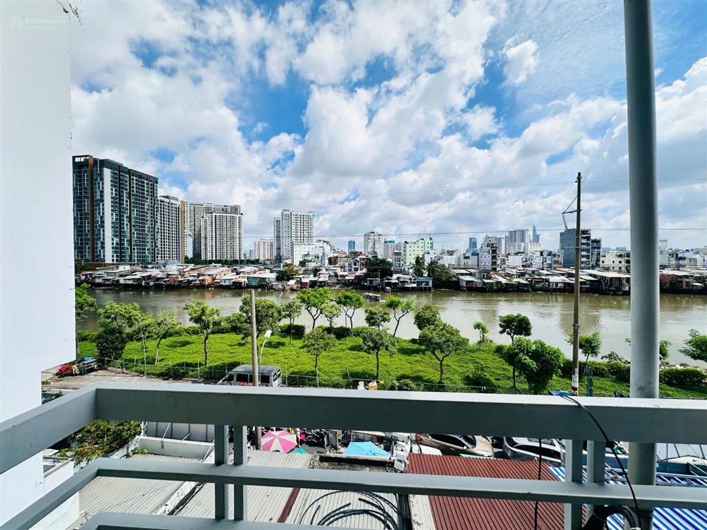 Cho thuê phòng trọ quận 7......phòng trọ full nội thất, ban công view sông cực thoáng mát