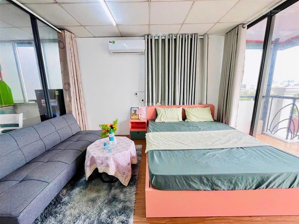 Cho thuê căn hô dịch vụ q4, 1 phòng ngủ ngăn vách kính, ban công full nội thất.