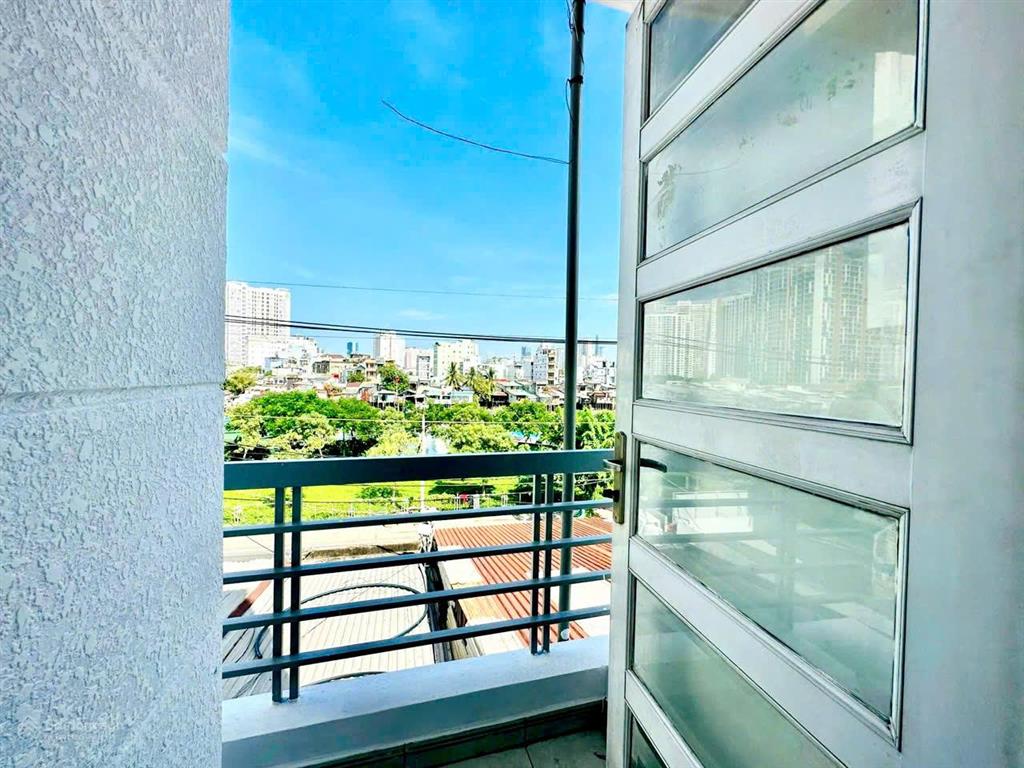 Cho thuê phòng trọ đường trần xuân soạn, phòng ban công view sông, full nội thất.