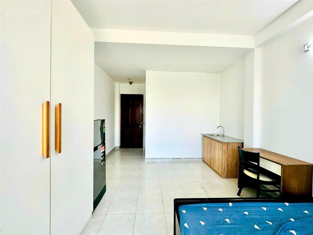 Cho thuê phòng trọ đường trần xuân soạn, phòng ban công view sông, full nội thất.