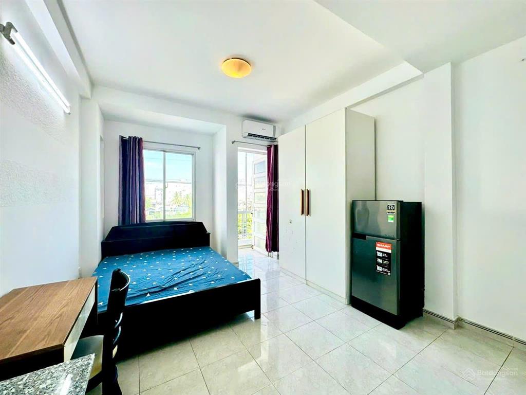 Cho thuê phòng trọ đường trần xuân soạn, phòng ban công view sông, full nội thất.