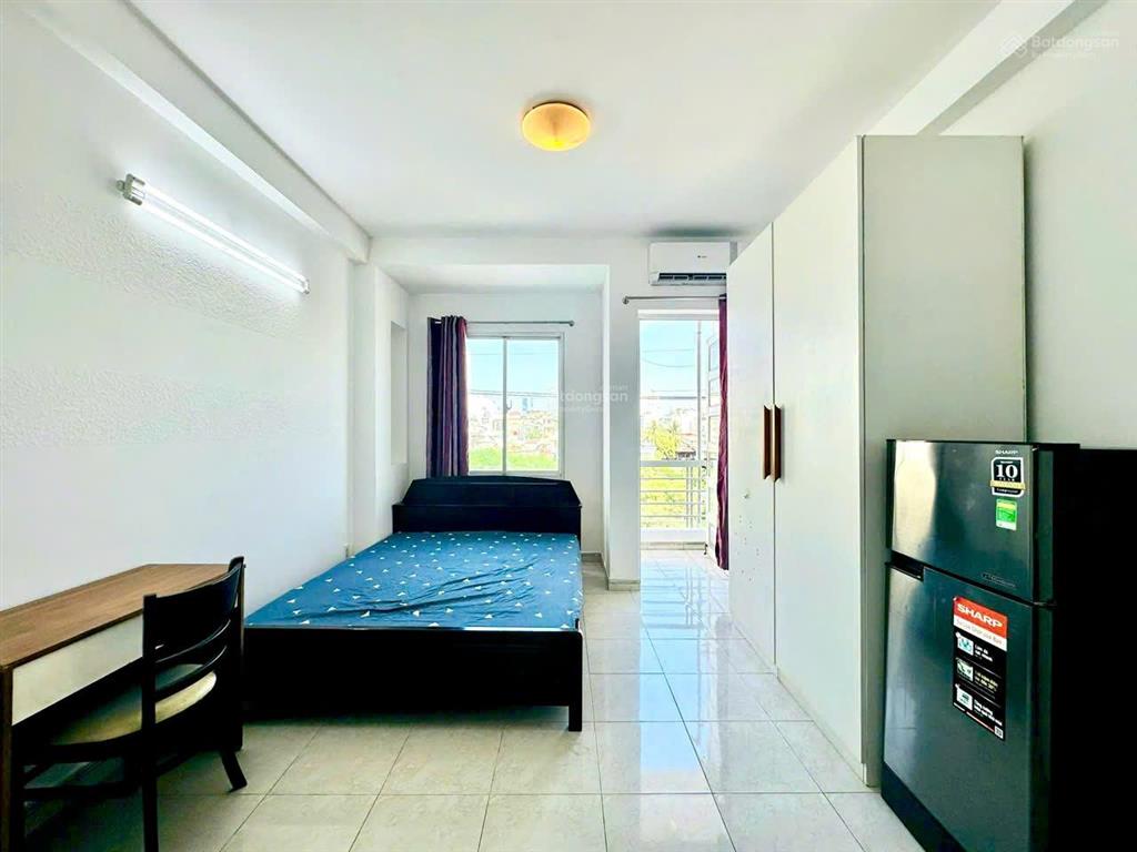 Cho thuê phòng trọ đường trần xuân soạn, phòng ban công view sông, full nội thất.