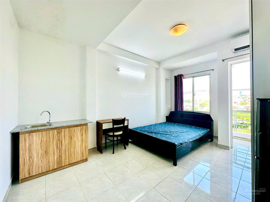 Cho thuê phòng trọ đường trần xuân soạn, phòng ban công view sông, full nội thất.