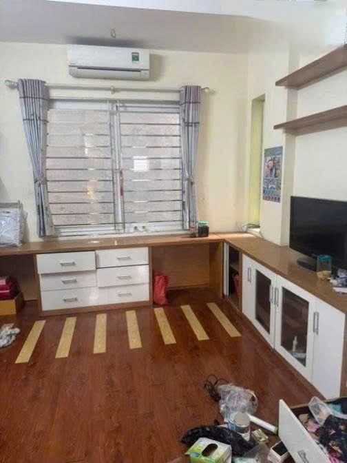 Cho thuê nhà ngõ 132 đường Cầu Giấy 42M x 5T giá 15 triệu GẦN BÃI ĐỖ XE
