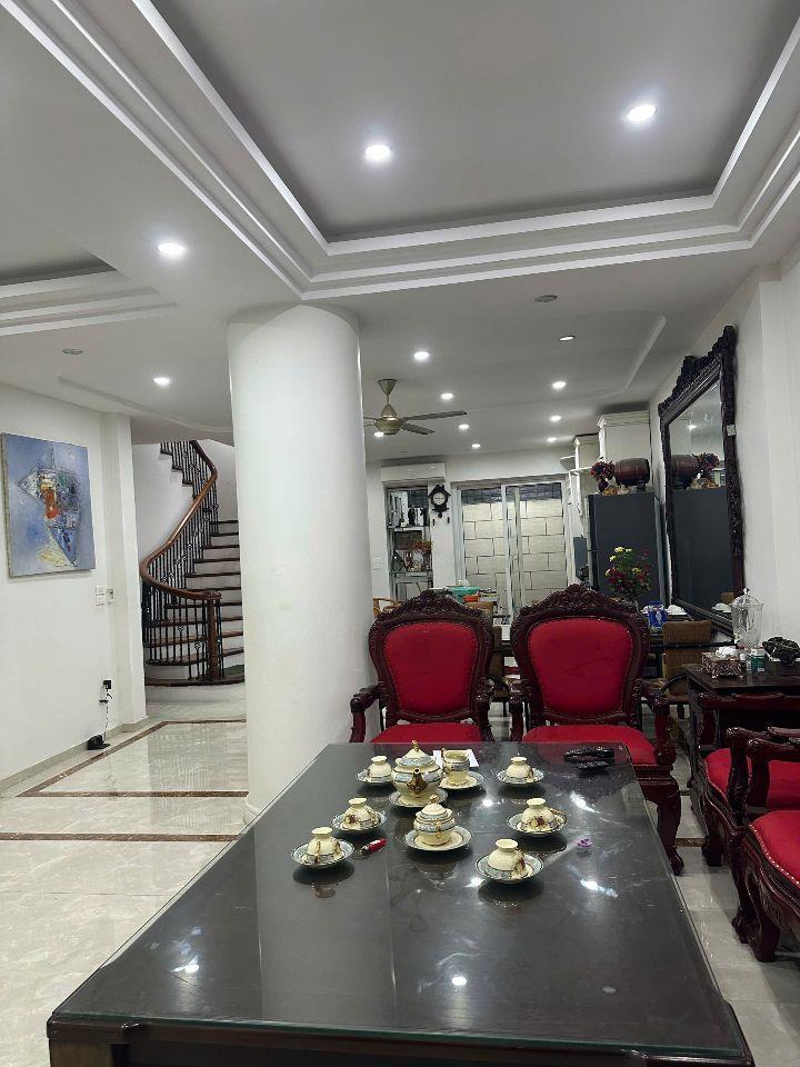 Cho thuê BT  Xuân Phương, Nam Từ Liêm 150M x 5T THANG MÁY, Ô TÔ DỪNG ĐỖ giá 35 triệu 