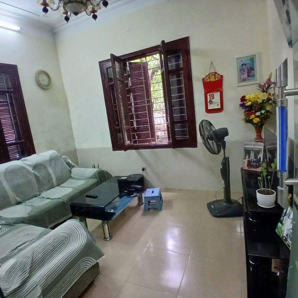 Cho thuê nhà mặt ngõ Nguyễn Văn Huyên, Cầu Giấy 40m x 5T ô tô giá 17 triệu