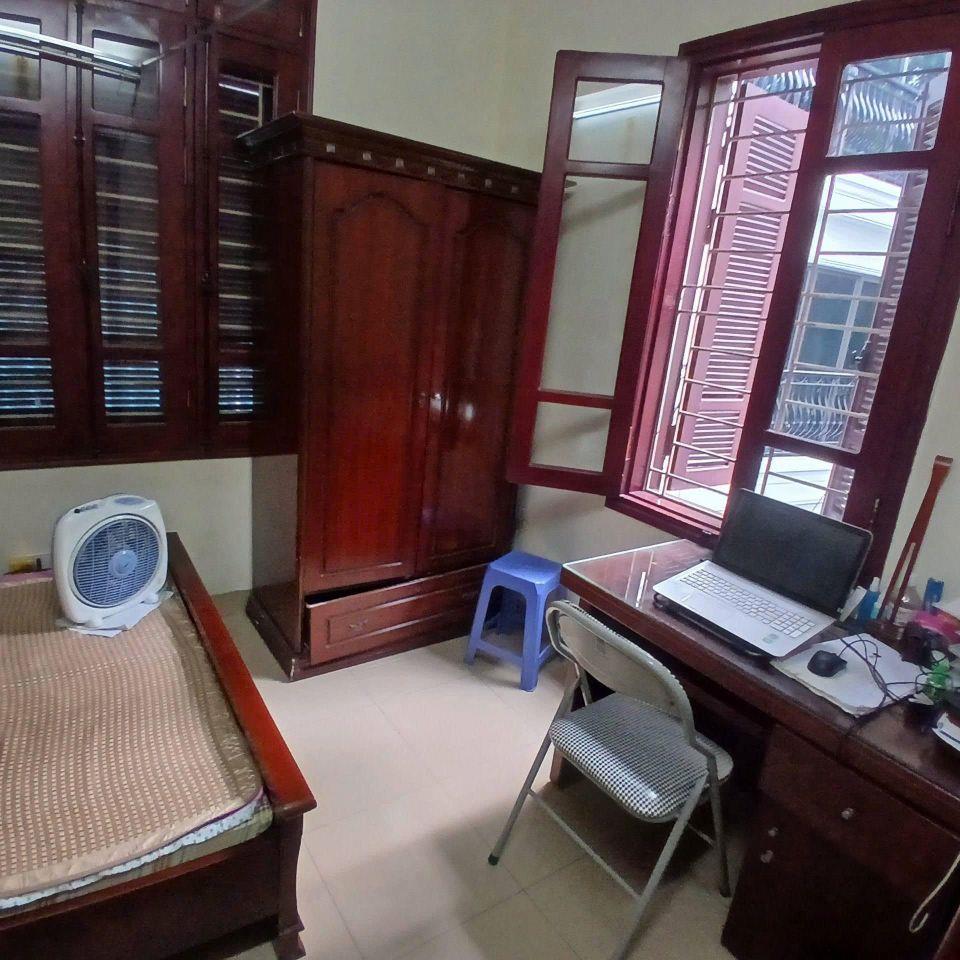 Cho thuê nhà mặt ngõ Nguyễn Văn Huyên, Cầu Giấy 40m x 5T ô tô giá 17 triệu
