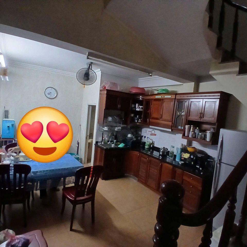 Cho thuê nhà mặt ngõ Nguyễn Văn Huyên, Cầu Giấy 40m x 5T ô tô giá 17 triệu