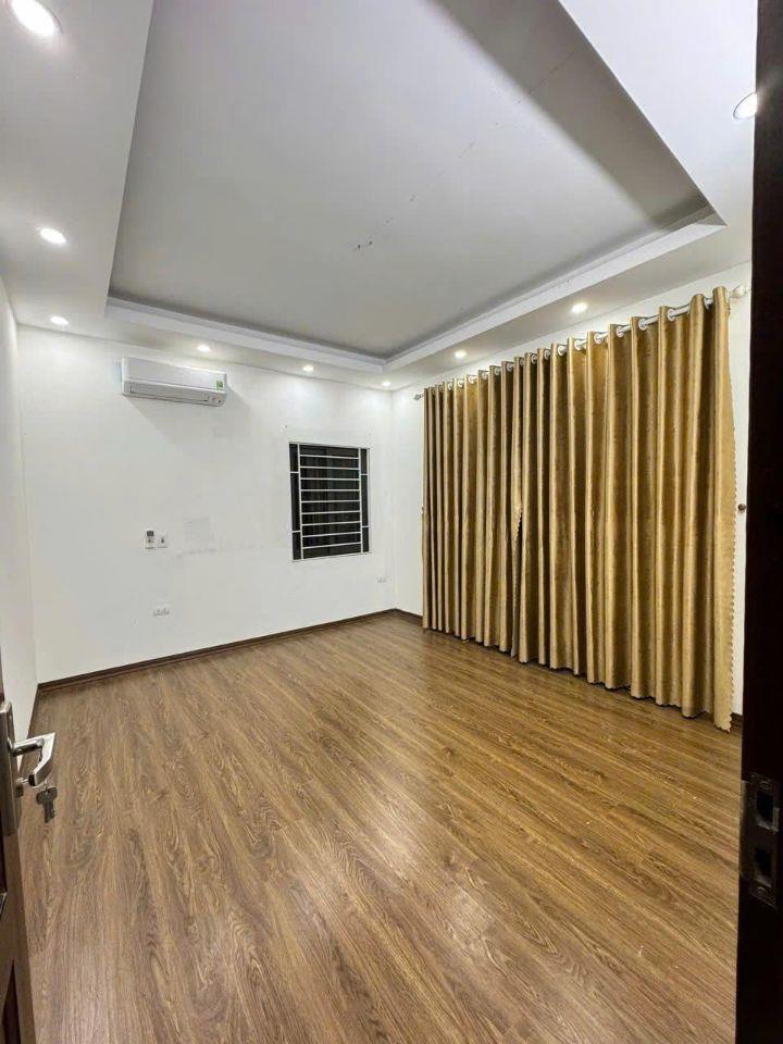 Cho thuê nhà Lê Quý Đôn 2, Hà Đông 42m x 5T (5PN ĐẸP) giá 14 triệu OTO ĐỖ CỬA
