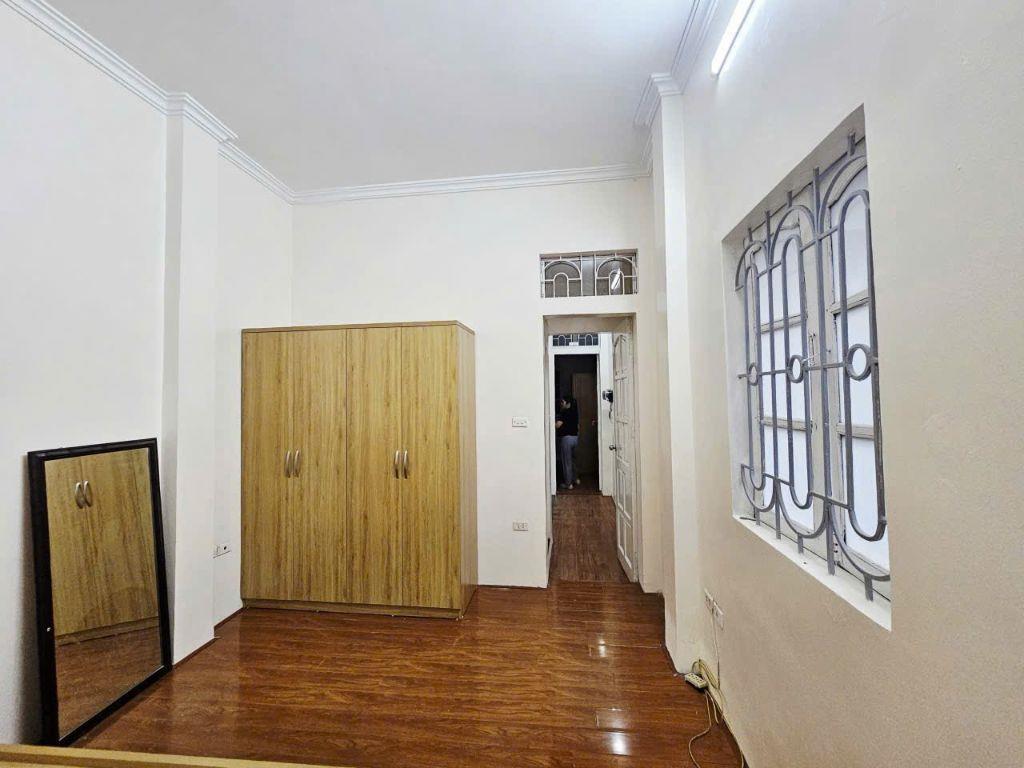 Cho thuê nhà ngõ 66 Hồ Tùng Mậu, Cầu Giấy 40m x 3T(4PNKK) giá 14 triệu
