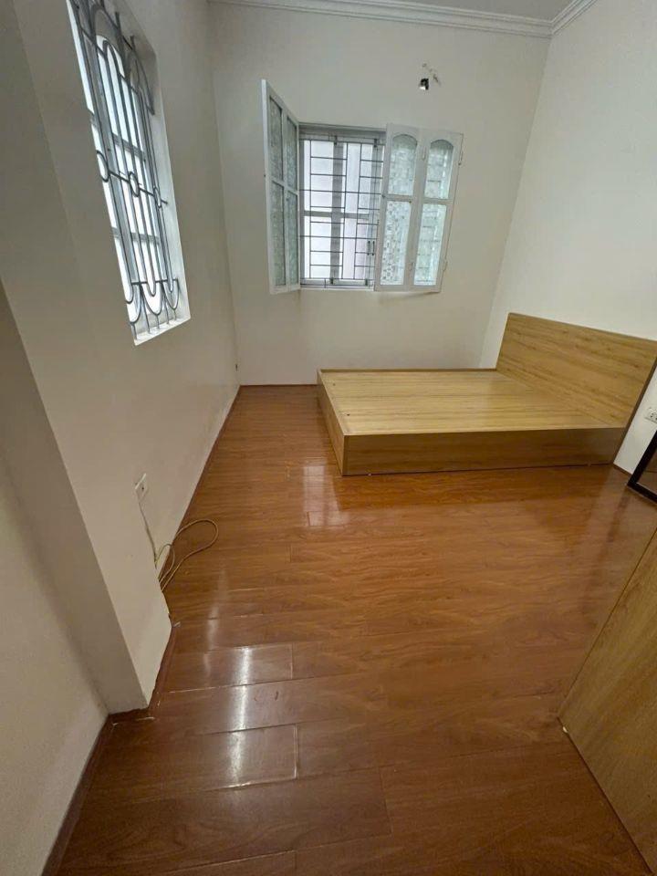 Cho thuê nhà ngõ 66 Hồ Tùng Mậu, Cầu Giấy 40m x 3T(4PNKK) giá 14 triệu
