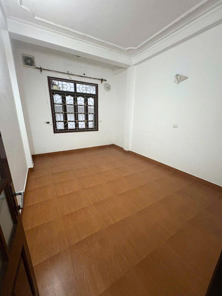 Ngõ 76 Nguyễn Chí Thanh, Đống Đa 40m x 4T (4 ngủ) giá 16 triệu 20M ra oto