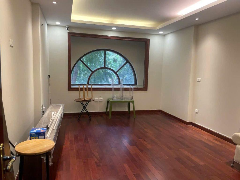 Cho thuê nhà ngõ 91 Hoàng Cầu, Đống Đa 55m*6 tầng THANH MÁY, OTO, KD giá 36 triệu