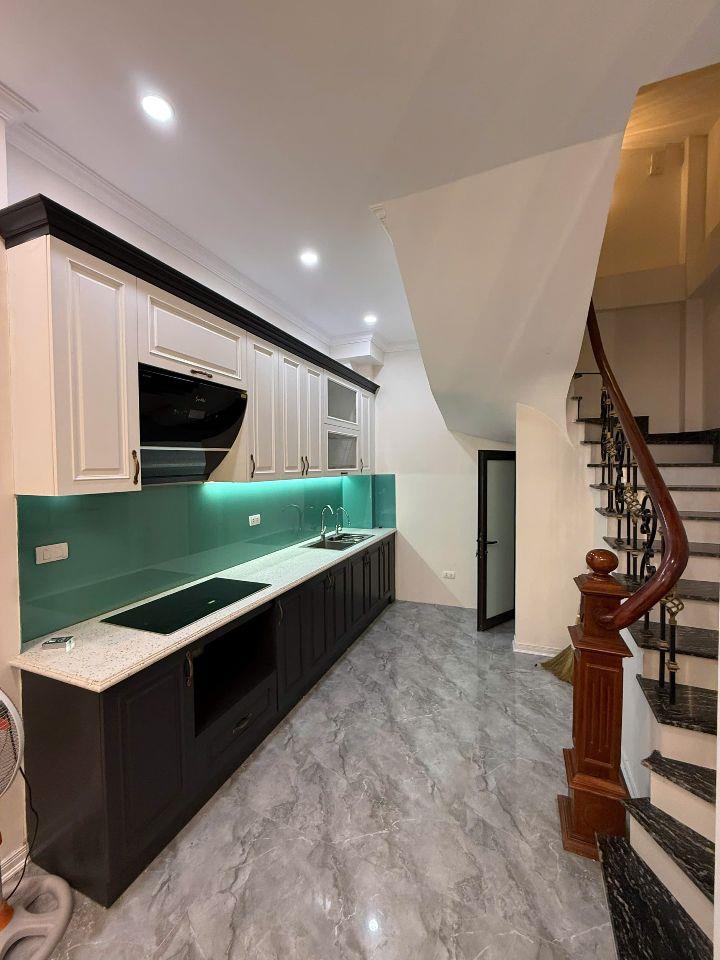 Cho thuê nhà Trần Khát Chân, Hai Bà Trưng 35m x 5T (3 ngủ kk) giá 17 triệu