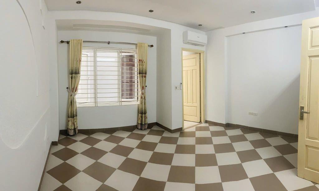 Cho thuê nhà Nguyễn Khánh Toàn, Cầu Giấy 40m*5T(3 ngủ) giá 13 triệu