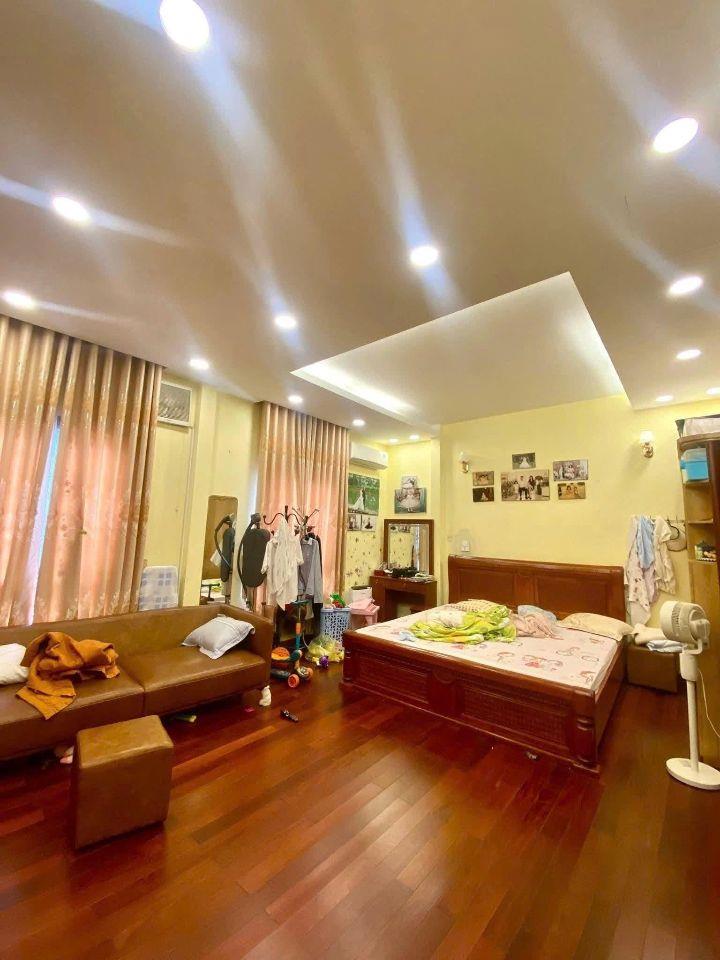 Cho thuê nhà CÓ THANG MÁY Trần Xuân Soạn, Hai Bà Trưng 42m*6 tầng (5 ngủ) giá 23tr