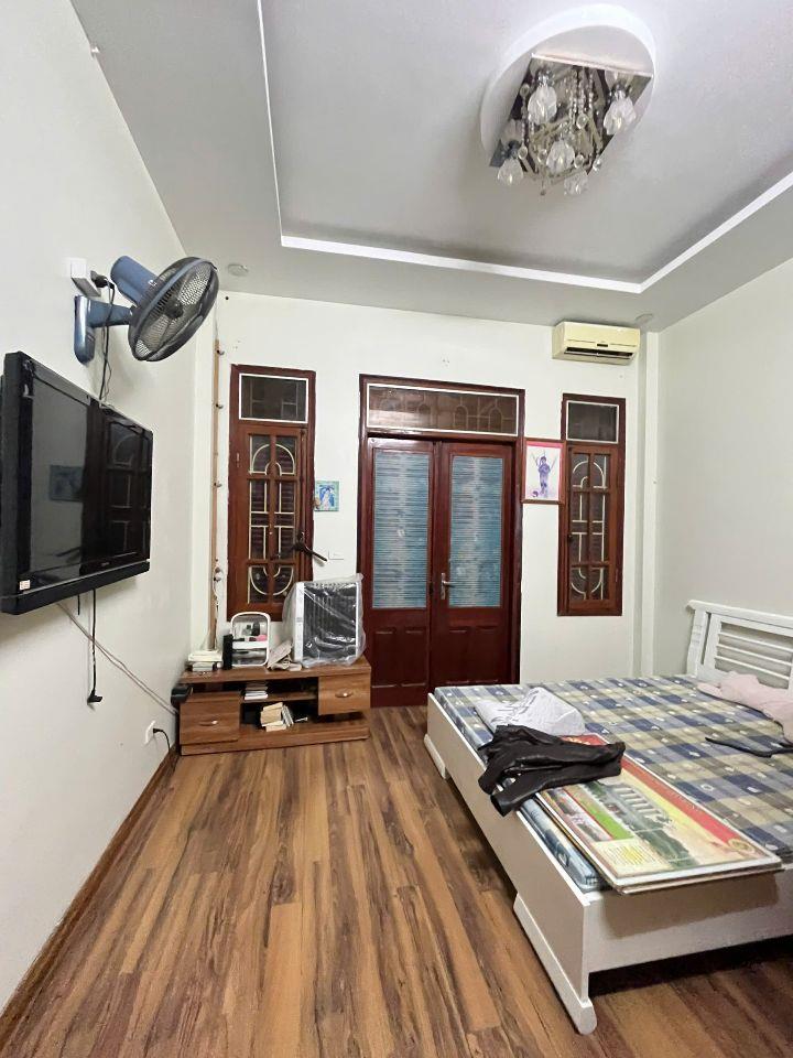 Cho thuê nhà Trần Duy Hưng, Cầu Giấy 46m x 4T (4 ngủ) giá 16 triệu