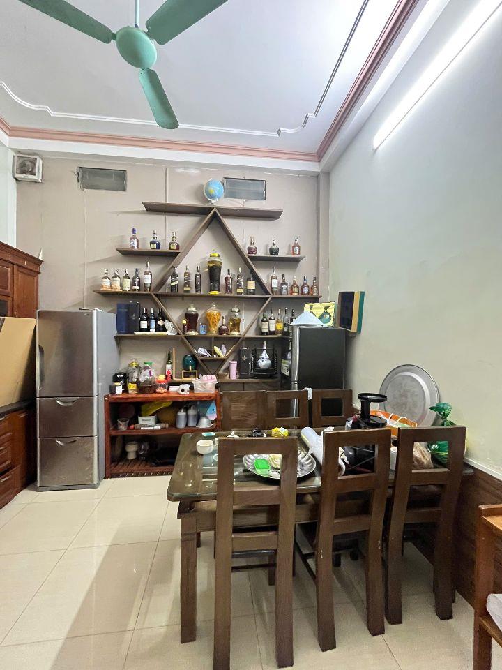 Cho thuê nhà Trần Duy Hưng, Cầu Giấy 46m x 4T (4 ngủ) giá 16 triệu