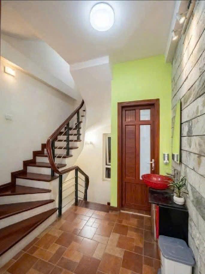 Nhà ngõ 103 Văn Cao, Ba Đình 30m*5T(3ngủ) Ô TÔ ĐỖ CỬA giá 13.5 triệu
