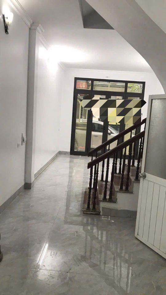 Cho thuê nhà ngõ 241 Chiến Thắng, Hà Đông 35m x 4T Ô TÔ ĐỖ CỬA giá 13.5 triệu