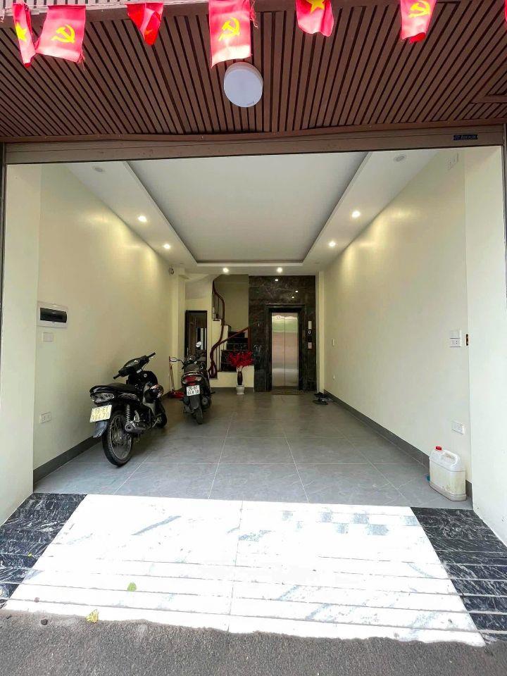 Cho thuê nhà ĐẸP, THANG MÁY Trích Sài View Hồ Tây 36M x 8T giá 38 triệu