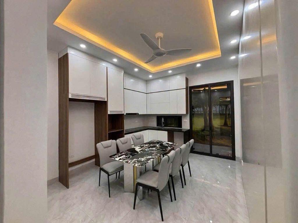 Cho thuê nhà Trung Văn, Nam Từ Liêm 70m x 4T (4 ngủ kk) THANG MÁY, FULL ĐỒ_20 triệu