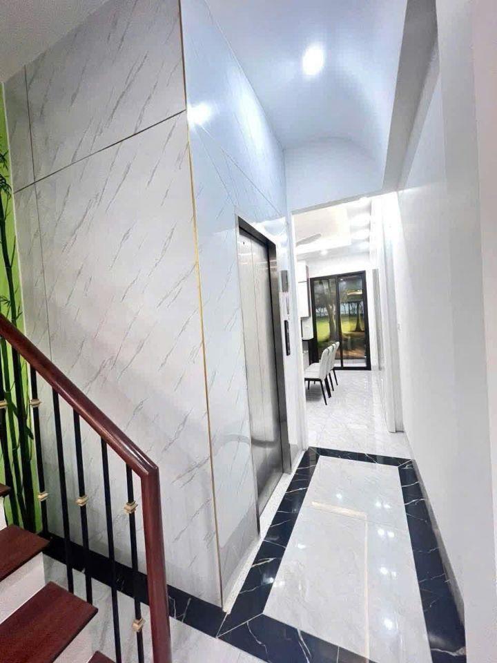 Cho thuê nhà Trung Văn, Nam Từ Liêm 70m x 4T (4 ngủ kk) THANG MÁY, FULL ĐỒ_20 triệu