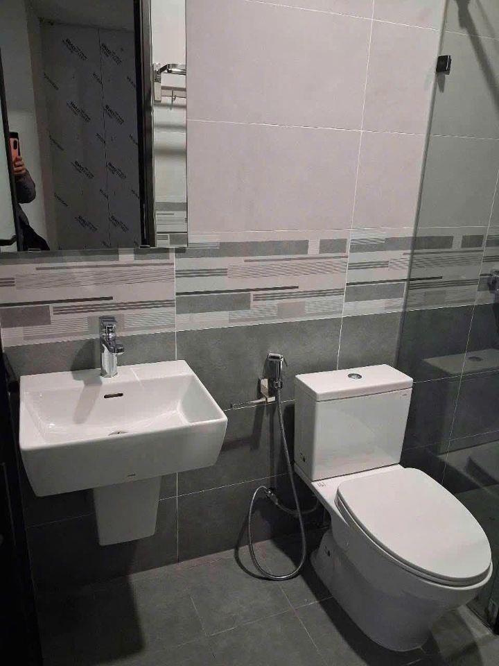 Nhà THANG MÁY, NỘI THẤT ĐẸP ngõ 89 Lạc Long Quân, Tây Hồ 40m x 5T giá 16.5 triệu