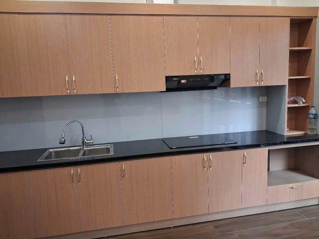 Nhà THANG MÁY, NỘI THẤT ĐẸP ngõ 89 Lạc Long Quân, Tây Hồ 40m x 5T giá 16.5 triệu