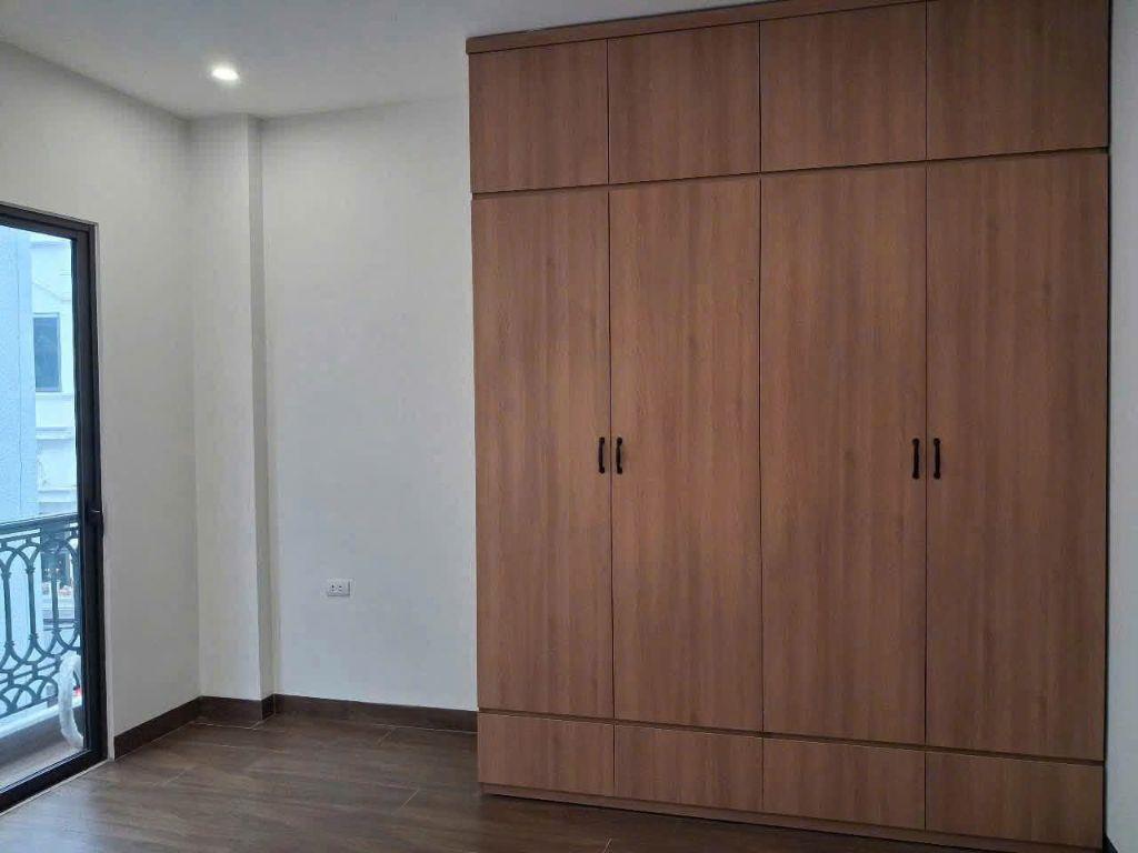 Nhà THANG MÁY, NỘI THẤT ĐẸP ngõ 89 Lạc Long Quân, Tây Hồ 40m x 5T giá 16.5 triệu