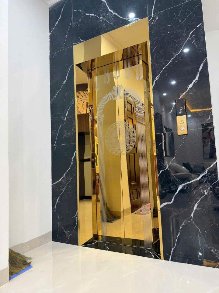 Nhà đẹp, thang máy, lô góc, nội thất xịn ngõ 82 Kim Mã, Ba Đình 42m x 6T_22 triệu
