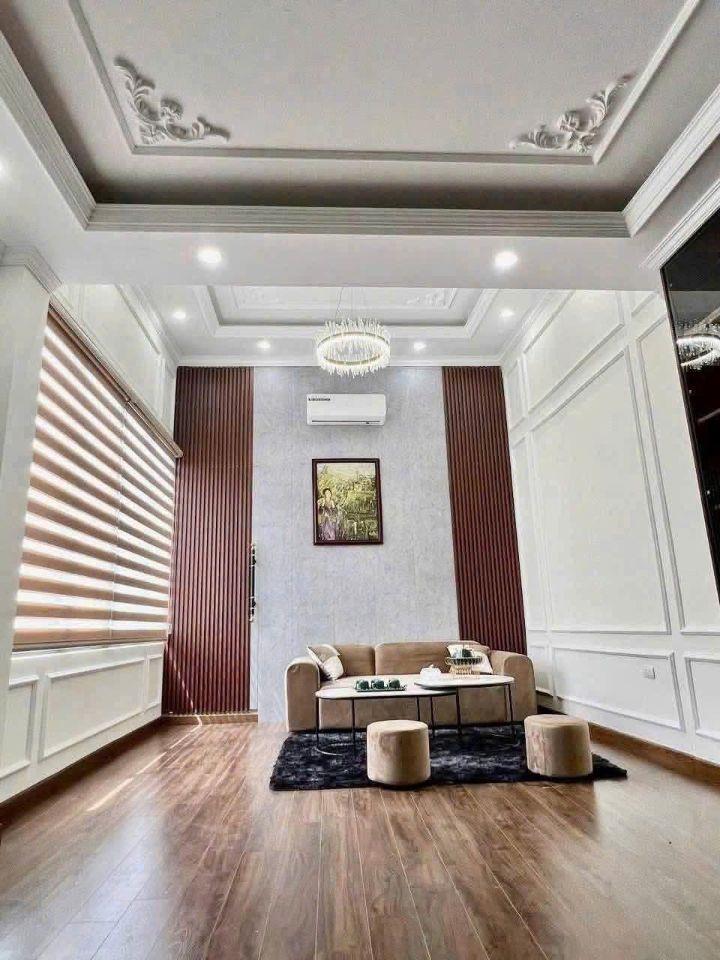 Cho thuê nhà có THANG MÁY, GARA Ô TÔ Nguyễn Văn Huyên, Cầu Giấy 50m x 6T_29 triệu