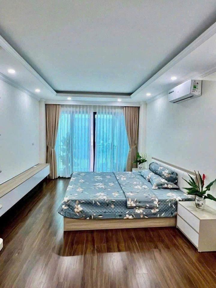 Cho thuê nhà có THANG MÁY, GARA Ô TÔ Nguyễn Văn Huyên, Cầu Giấy 50m x 6T_29 triệu