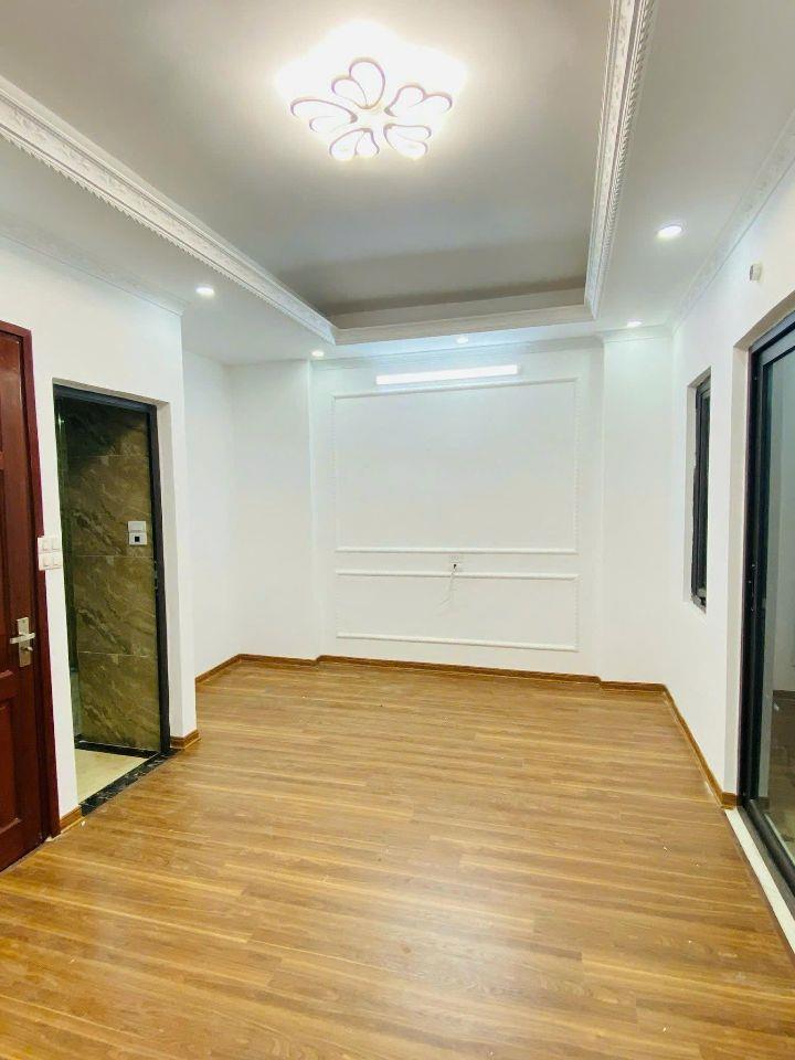 Cho thuê nhà ngõ 21 Lê Văn Lương, Thanh Xuân 35m x 6T(4 ngủ kk) giá 13 triệu