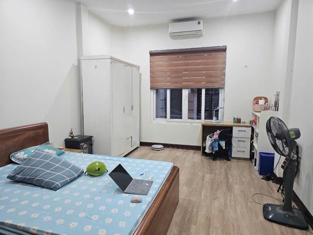 Cho thuê nhà ngõ 98 Thái Hà, Đống Đa PL, VỈA HÈ, OTO 30m x 4T giá 15 triệu