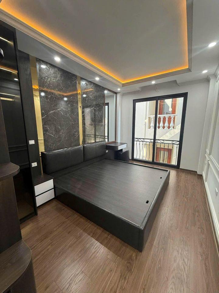 Cho thuê nhà ngõ 38 Xuân La, Tây Hồ 32m x 5T THANH MÁY, NHÀ ĐẸP, FULL ĐỒ giá 19tr