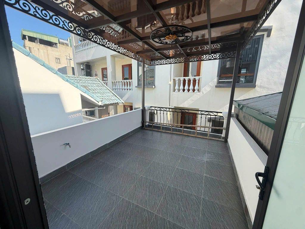 Cho thuê nhà ngõ 38 Xuân La, Tây Hồ 32m x 5T THANH MÁY, NHÀ ĐẸP, FULL ĐỒ giá 19tr