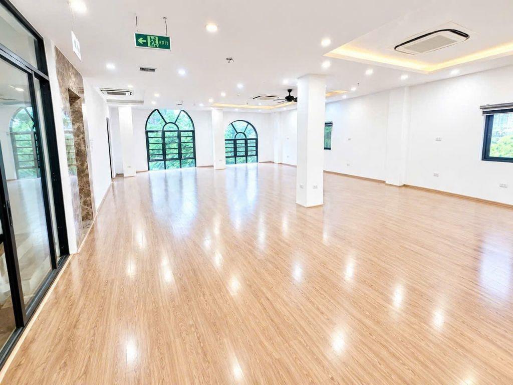 Cho thuê nhà ngõ phố Đồng Me, Mễ Trì _Từ Liêm 130m x 6T giá 120tr MỚI ĐẸP, THANG MÁY, KD