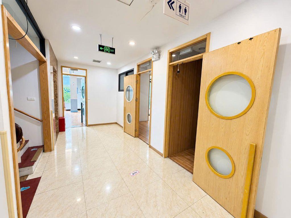 Cho thuê nhà ngõ phố Đồng Me, Mễ Trì _Từ Liêm 130m x 6T giá 120tr MỚI ĐẸP, THANG MÁY, KD