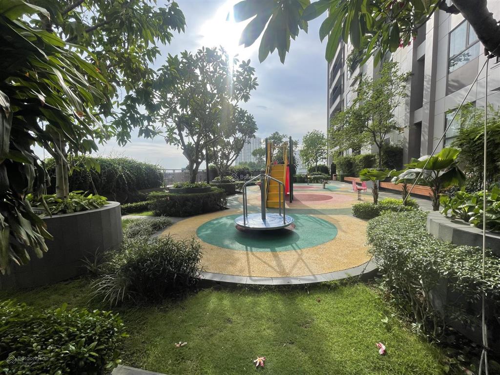 Cần tiền bán gấp 2pn opal boulevard 71,6m2 3,7 tỷ đông nam, sổ sẵn đăng là có, gọi bộ 0981 244 ***