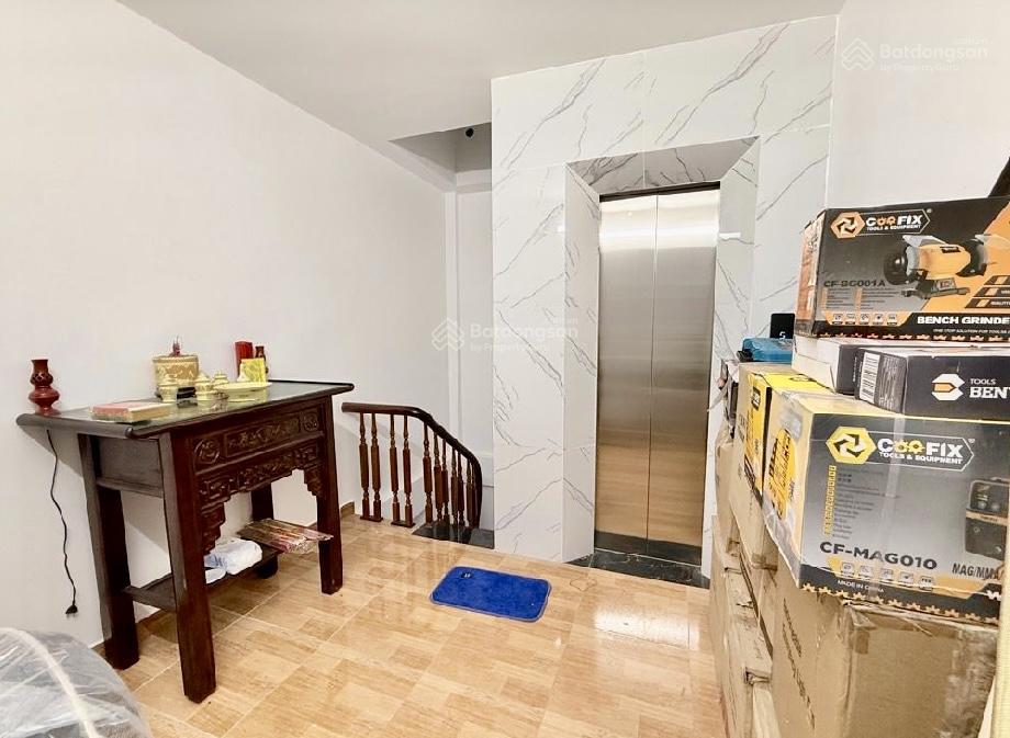 Siêu phẩm mặt phố hưng phúc 6 tầng thang máy ô tô tránh