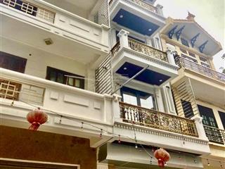 Siêu phẩm mặt phố hưng phúc 6 tầng thang máy ô tô tránh