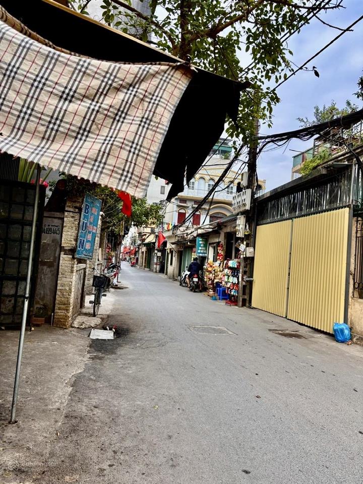 Siêu phẩm mặt phố hưng phúc 6 tầng thang máy ô tô tránh